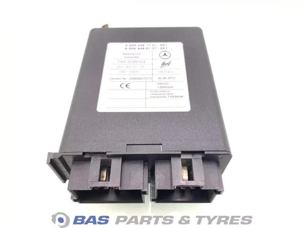 Unité de commande Mercedes A 000 446 11 37 Unité de commande Mercedes A 000 446 11 37