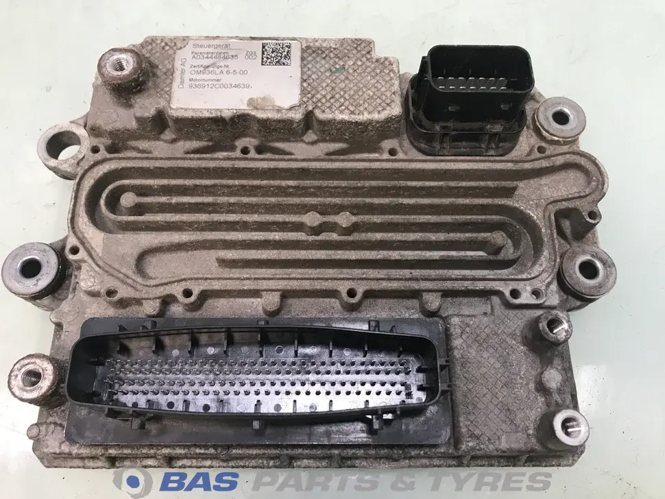 Engine management ECU A 470 446 00 35 A 470 446 00 35