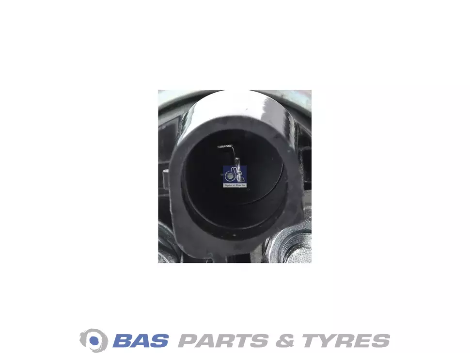 Starter motor DT Spare Parts 65262016002 Starter motor DT Spare Parts 65262016002