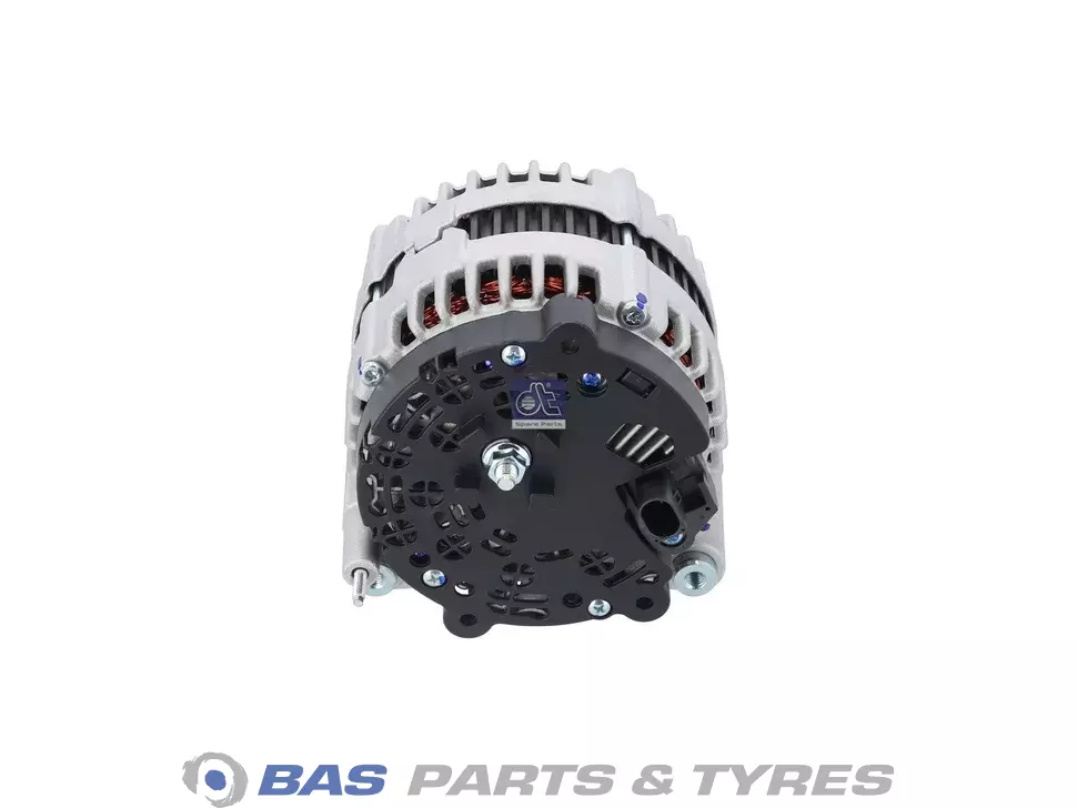 Alternator DT Spare Parts 65261016004 Alternator DT Spare Parts 65261016004