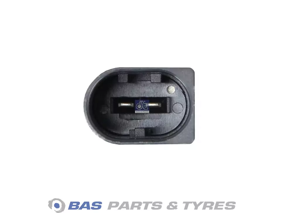 Alternator DT Spare Parts 65261016004 Alternator DT Spare Parts 65261016004