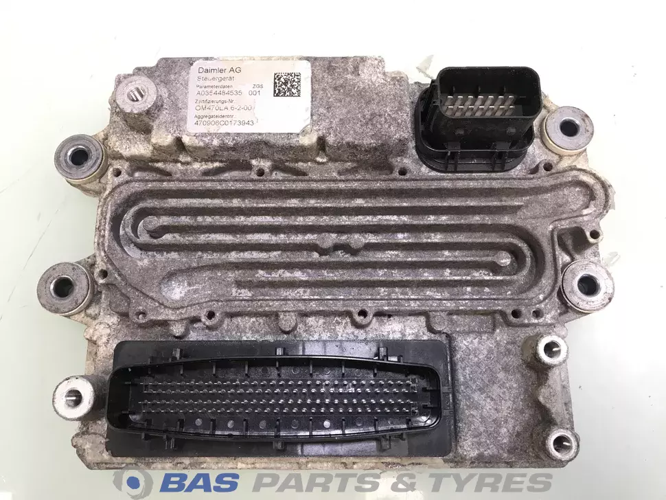 Engine ECU Mercedes A 001 446 32 35 Engine ECU Mercedes A 001 446 32 35