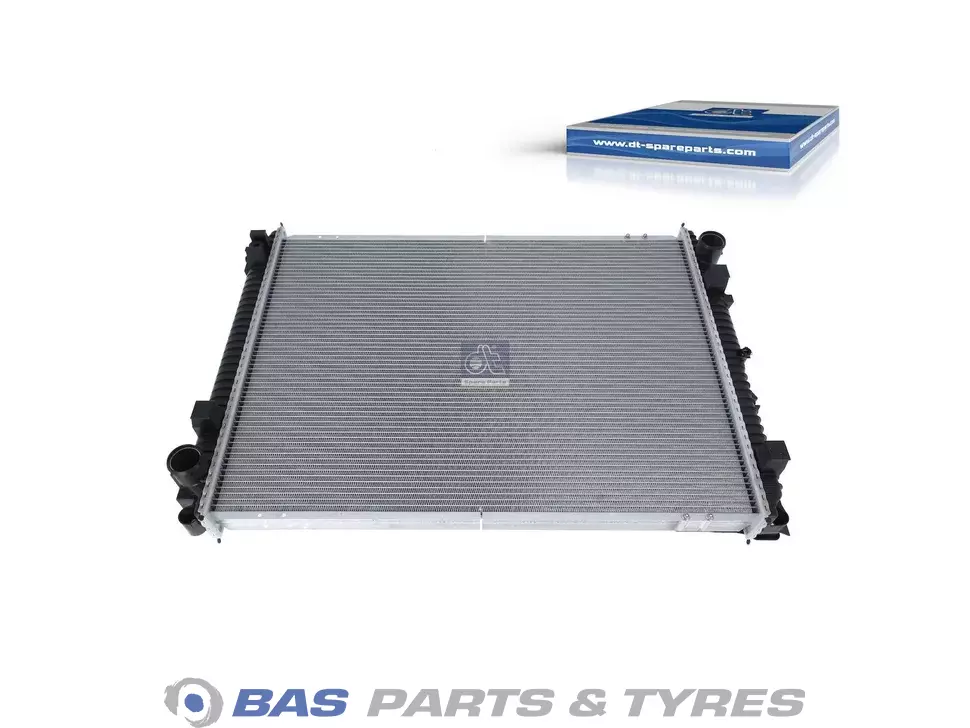 Kühler DT Spare Parts 81061016506
