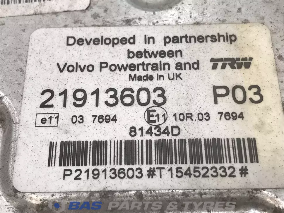 Engine management ECU Renault 7422572576 Engine management ECU Renault 7422572576