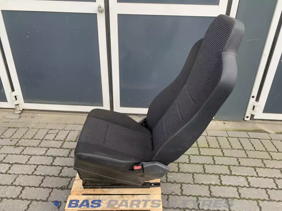 Assento do passageiro Mercedes A 940 910 67 02 Assento do passageiro Mercedes A 940 910 67 02