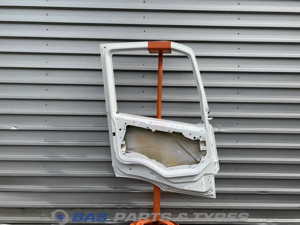 Porteiro Esquerdo Volvo FM5 84232860 Porteiro Esquerdo Volvo FM5 84232860