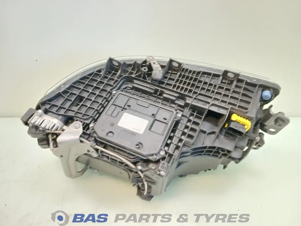 Headlight Right LHD 2674391 Headlight Right LHD 2674391