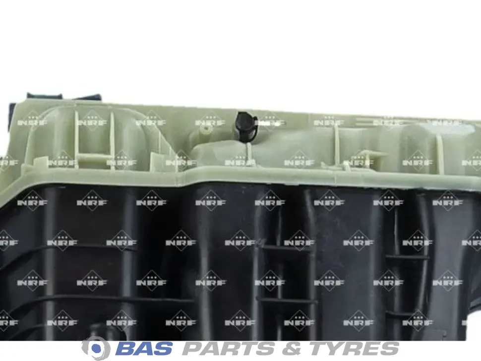 радиатор NRF 81061016458