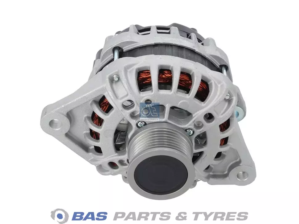 Wechselstromgenerator DT Spare Parts 5802217842 Wechselstromgenerator DT Spare Parts 5802217842