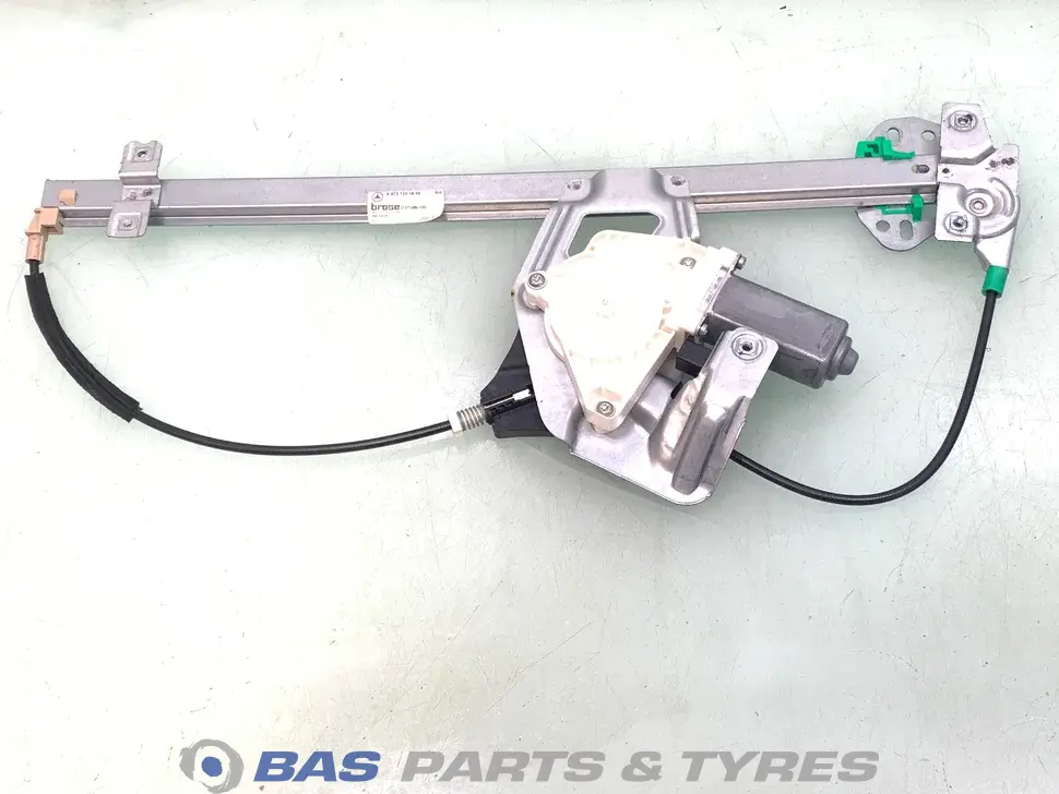 Lève-vitre Mercedes A 973 720 04 46 Lève-vitre Mercedes A 973 720 04 46