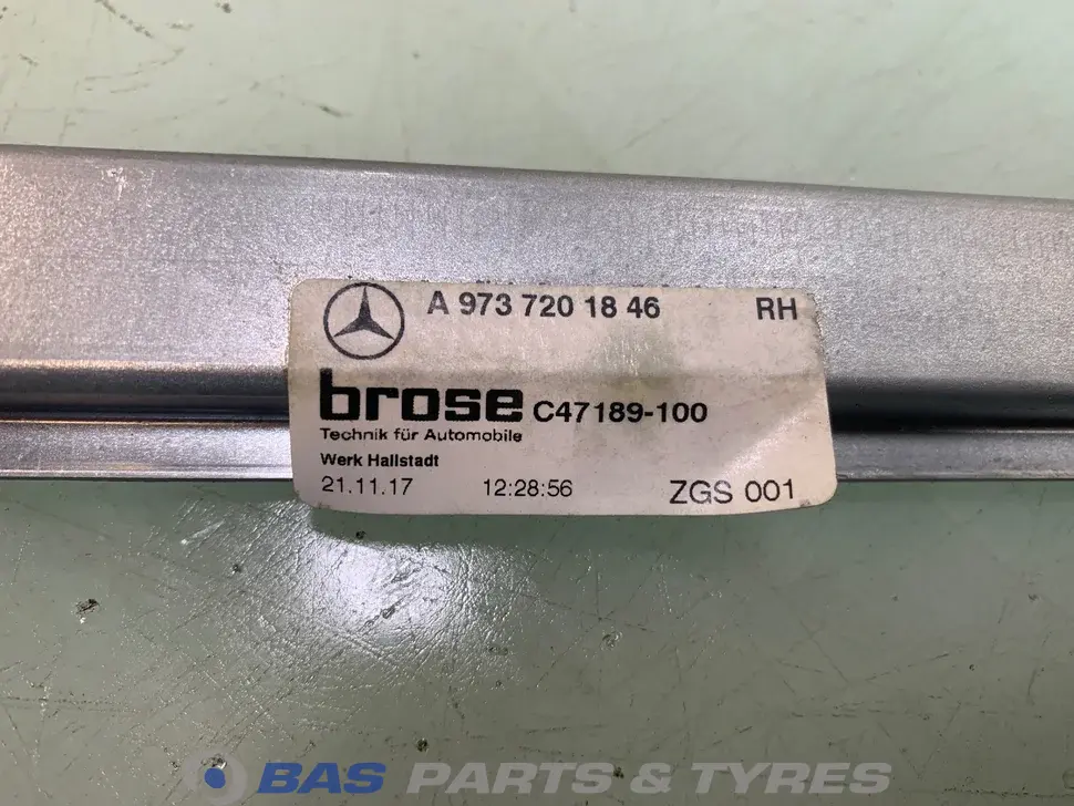 Lève-vitre Mercedes A 973 720 04 46 Lève-vitre Mercedes A 973 720 04 46