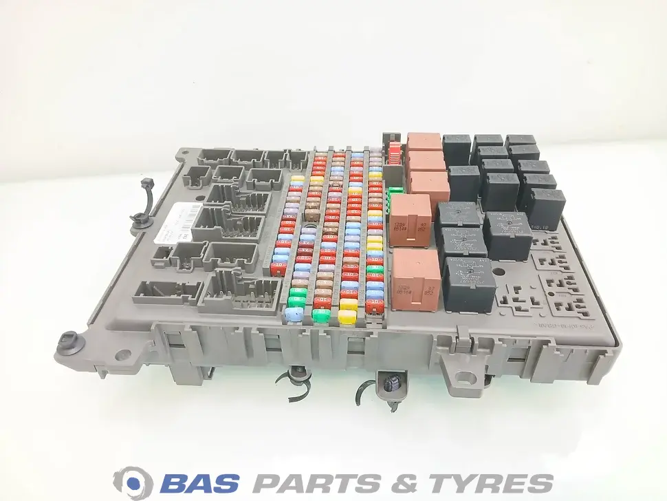صندوق الفيوزات Renault 7423341346 صندوق الفيوزات Renault 7423341346