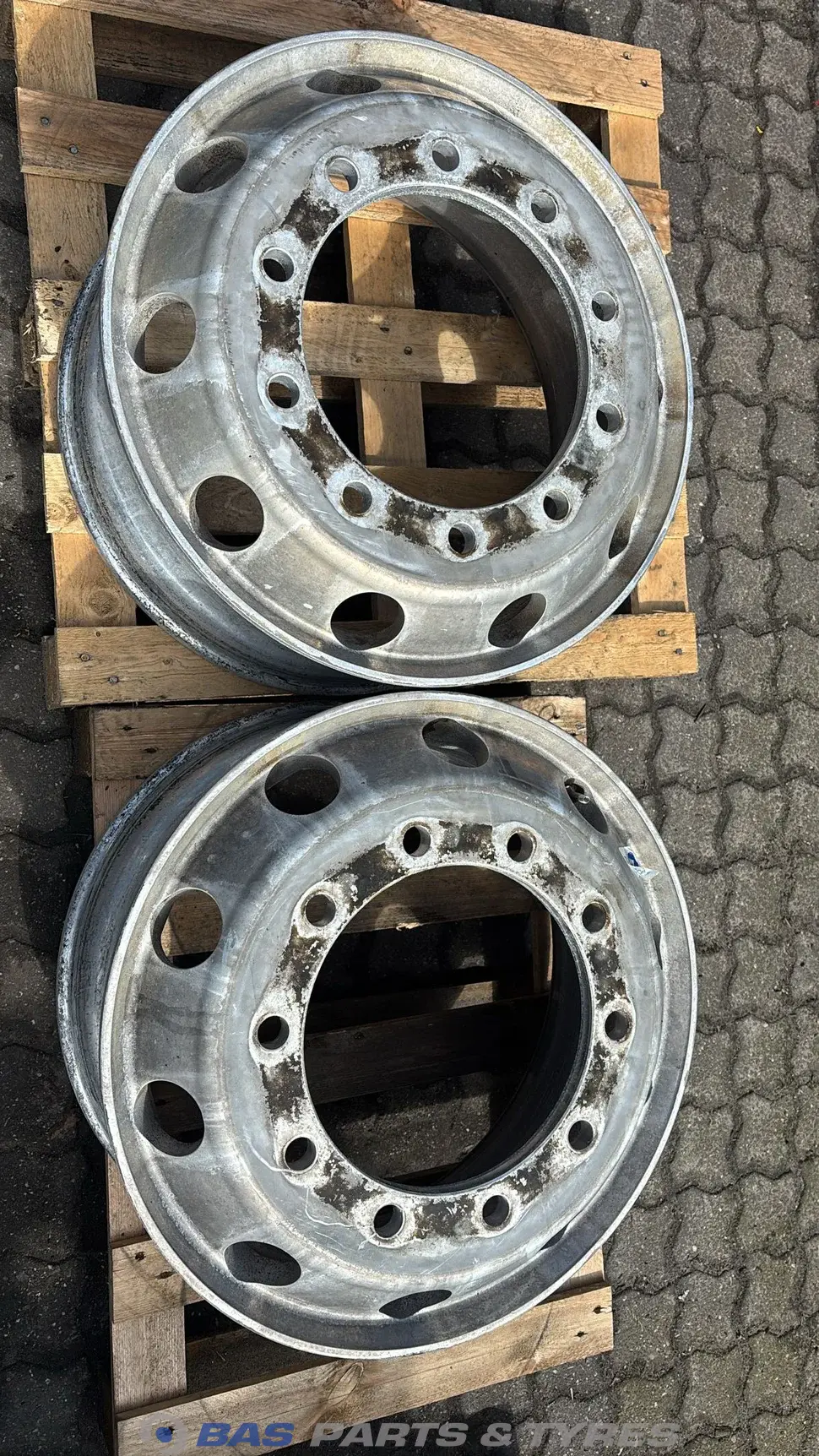 Alcoa 9.00 x 22.5 ET 176 26 mm set folosit Alcoa 9.00 x 22.5 ET 176 26 mm set folosit