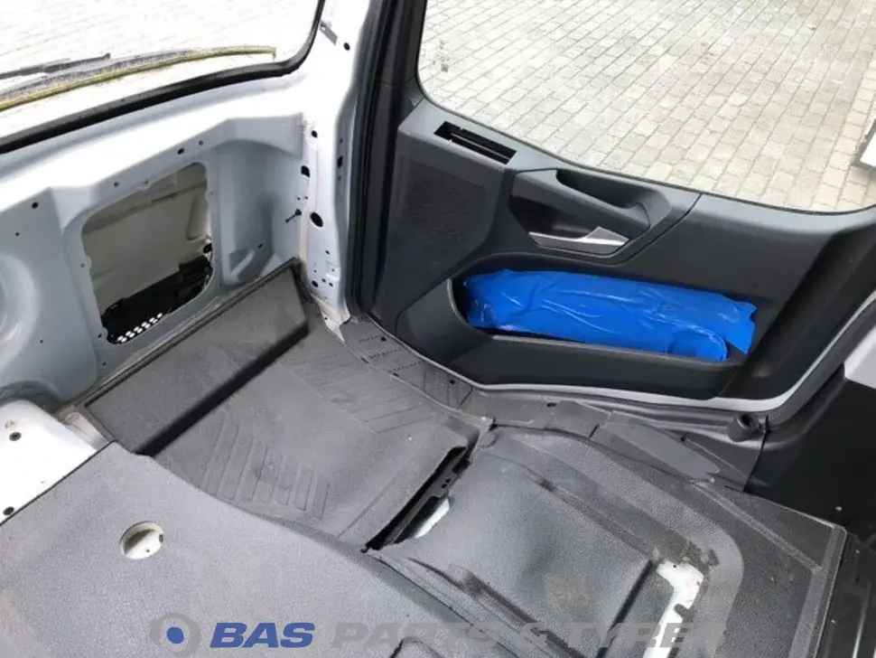 Mercedes Actros MP4 ClassicSpace M-cab L1EH1 A 960 610 07 17 Mercedes Actros MP4 ClassicSpace M-cab L1EH1 A 960 610 07 17