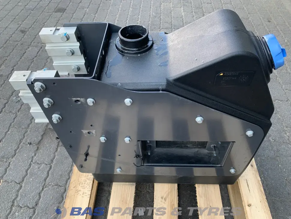 Renault Réservoir AdBlue 7424510304 Renault Réservoir AdBlue 7424510304