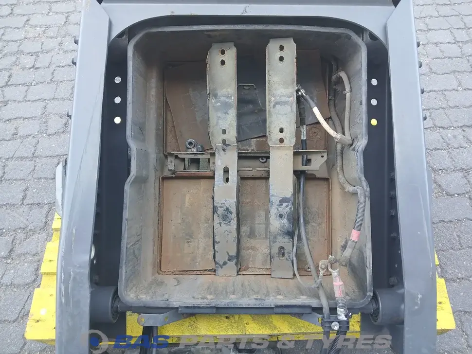 Battery box DAF XF106 1897413 Battery box DAF XF106 1897413