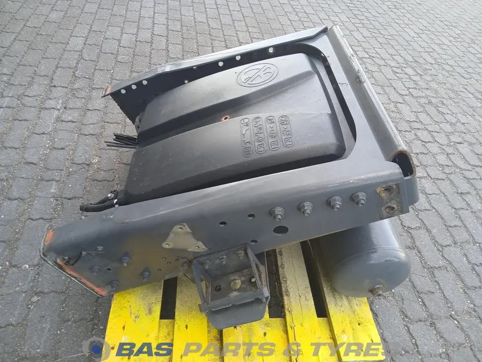 Battery box DAF XF106 1897413 Battery box DAF XF106 1897413