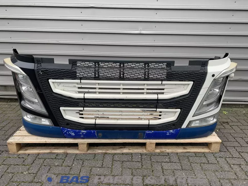Parachoque Volvo FH4 82137660 Parachoque Volvo FH4 82137660