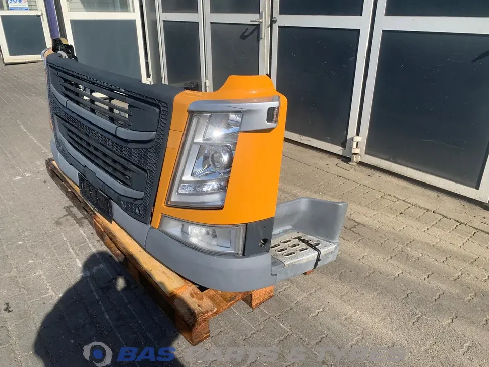Pare-chocs Volvo FM4 84086799 Pare-chocs Volvo FM4 84086799