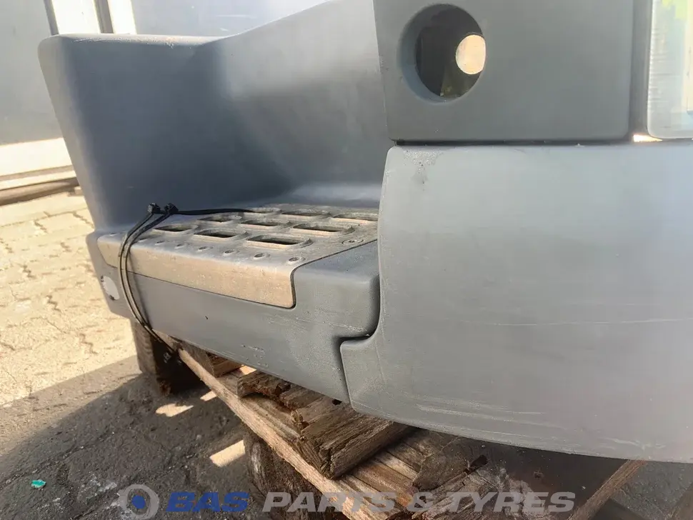 Pare-chocs Volvo FM4 84086799 Pare-chocs Volvo FM4 84086799