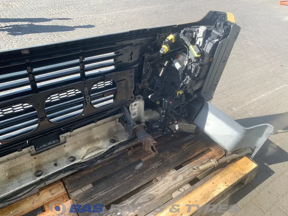 Pare-chocs Volvo FM4 84086799 Pare-chocs Volvo FM4 84086799