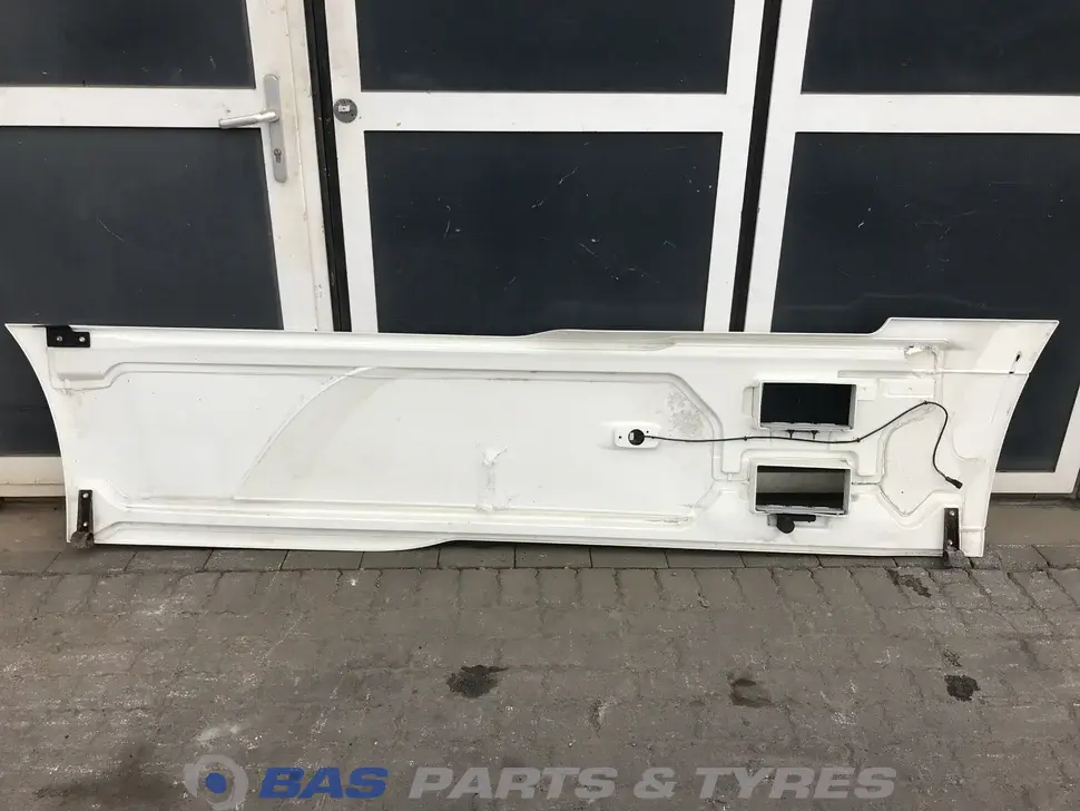 Saias lateral DAF XF106 2123054 Saias lateral DAF XF106 2123054