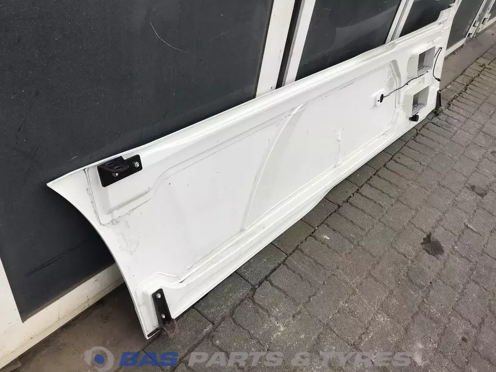 Saias lateral DAF XF106 2123054 Saias lateral DAF XF106 2123054