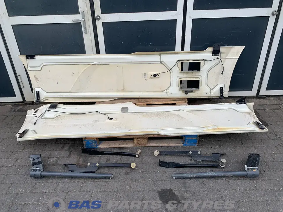 Saias lateral DAF XF106 Saias lateral DAF XF106