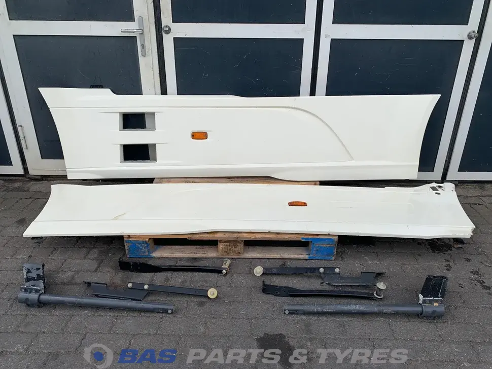 Saias lateral DAF XF106 Saias lateral DAF XF106