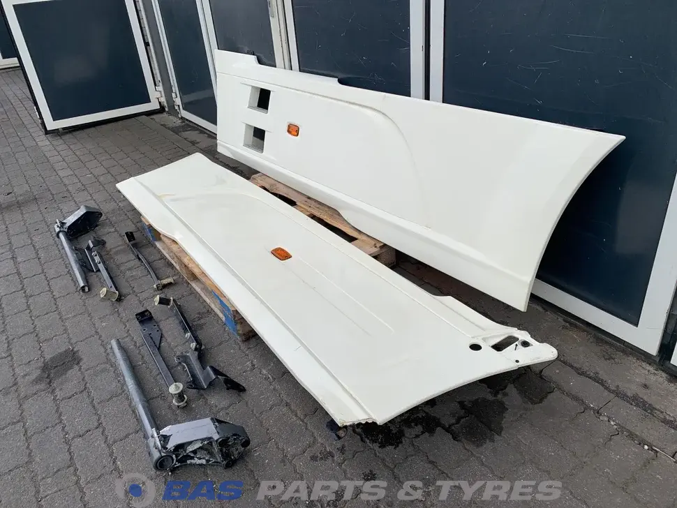 Saias lateral DAF XF106 Saias lateral DAF XF106