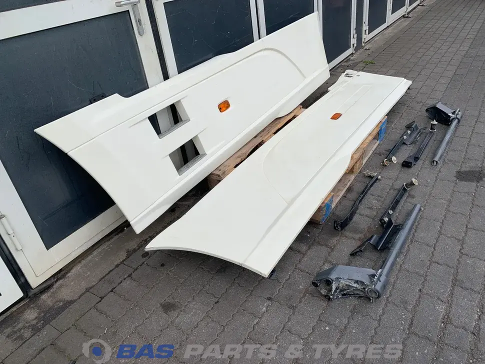Saias lateral DAF XF106 Saias lateral DAF XF106