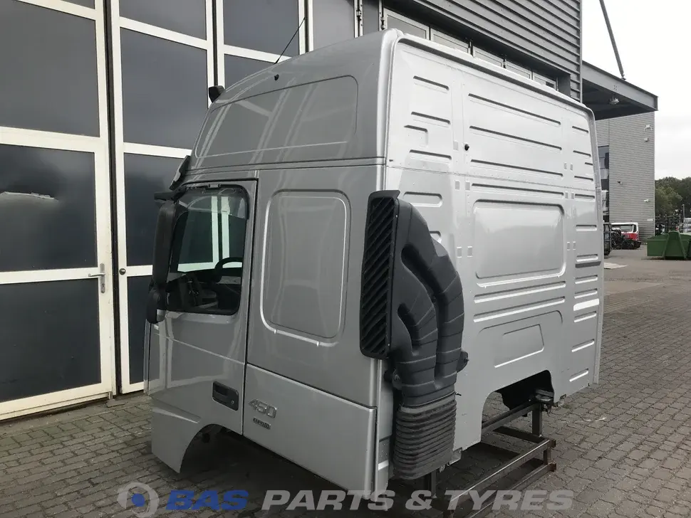 Volvo FM4 Globetrotter L2H2 3980267 Volvo FM4 Globetrotter L2H2 3980267