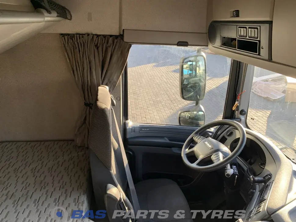 DAF XF106 Space Cab L2H2 1811560 DAF XF106 Space Cab L2H2 1811560