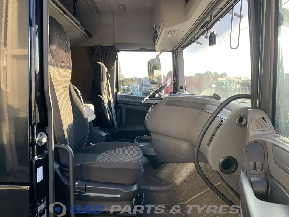 DAF XF106 Space Cab L2H2 1811560 DAF XF106 Space Cab L2H2 1811560