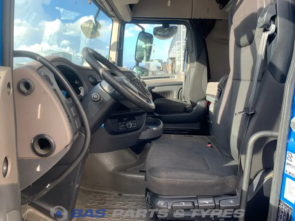 DAF XF106 Space Cab L2H2 1811560 DAF XF106 Space Cab L2H2 1811560