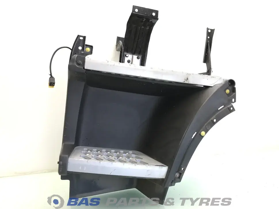 Einsteig Links Volvo 82136982 Einsteig Links Volvo 82136982