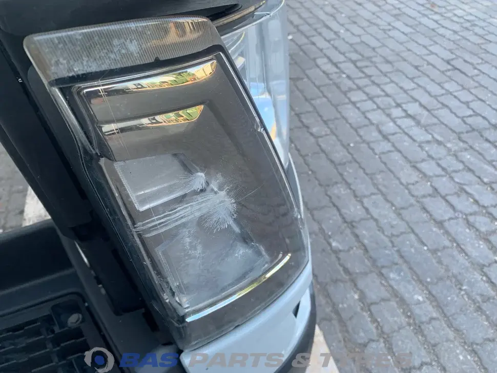 Paraurti Renault T-Serie 7482590340 Paraurti Renault T-Serie 7482590340