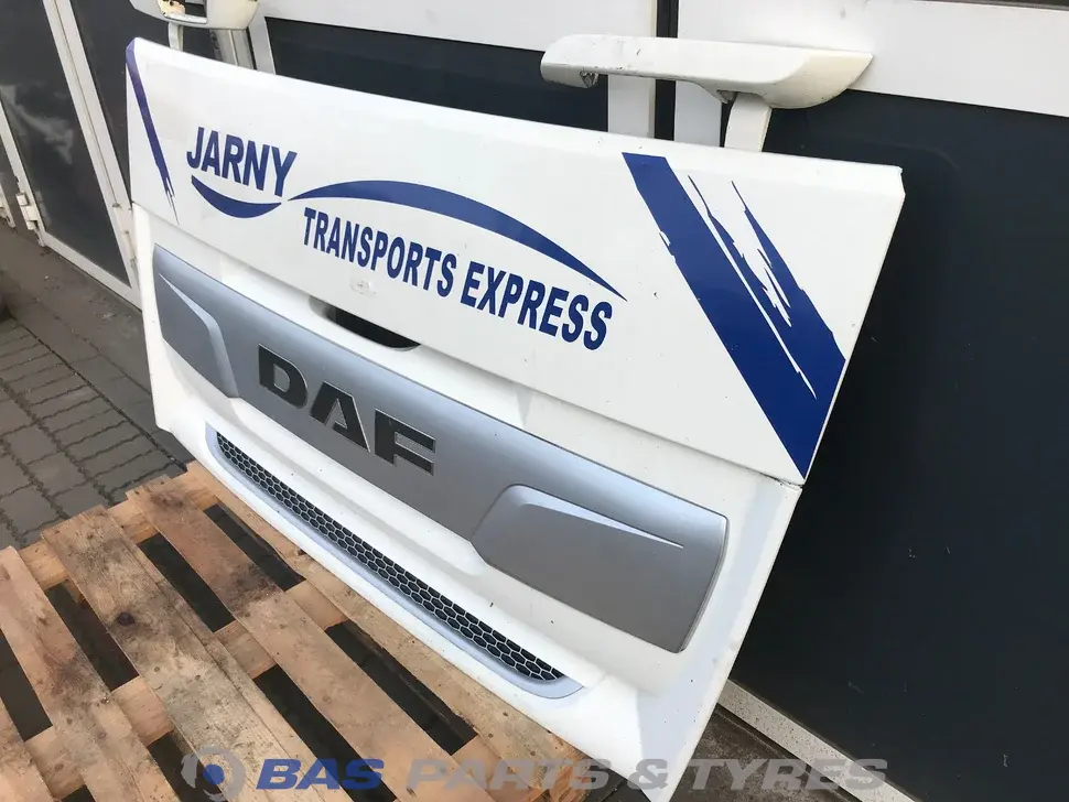 Painel frontal DAF XF106 1892076 Painel frontal DAF XF106 1892076