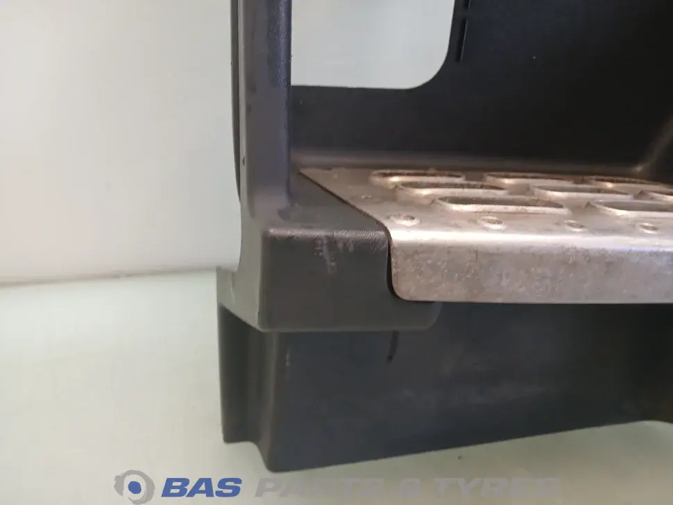 Einsteig Links Volvo 20529476 Einsteig Links Volvo 20529476