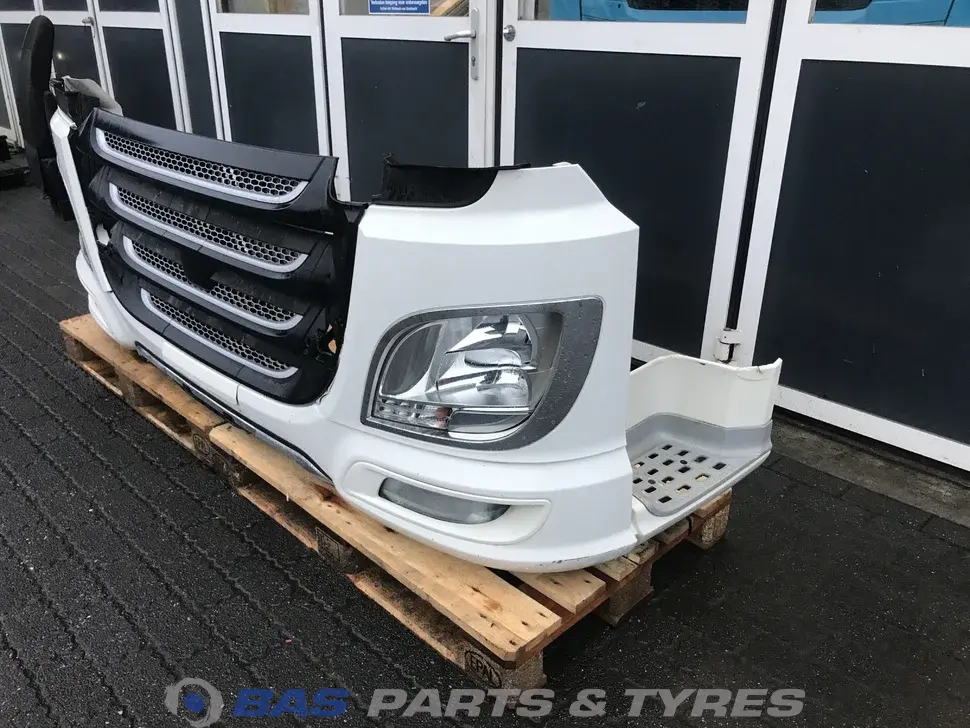 Parachoques DAF XF106 2048272 Parachoques DAF XF106 2048272