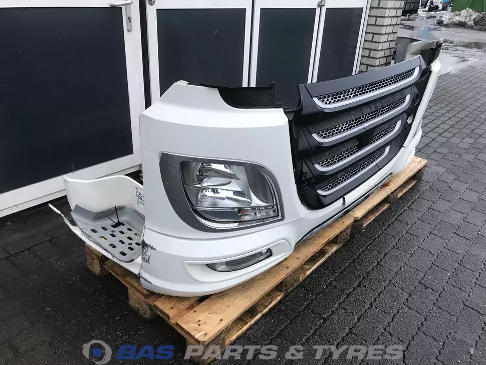 Parachoques DAF XF106 2048272 Parachoques DAF XF106 2048272