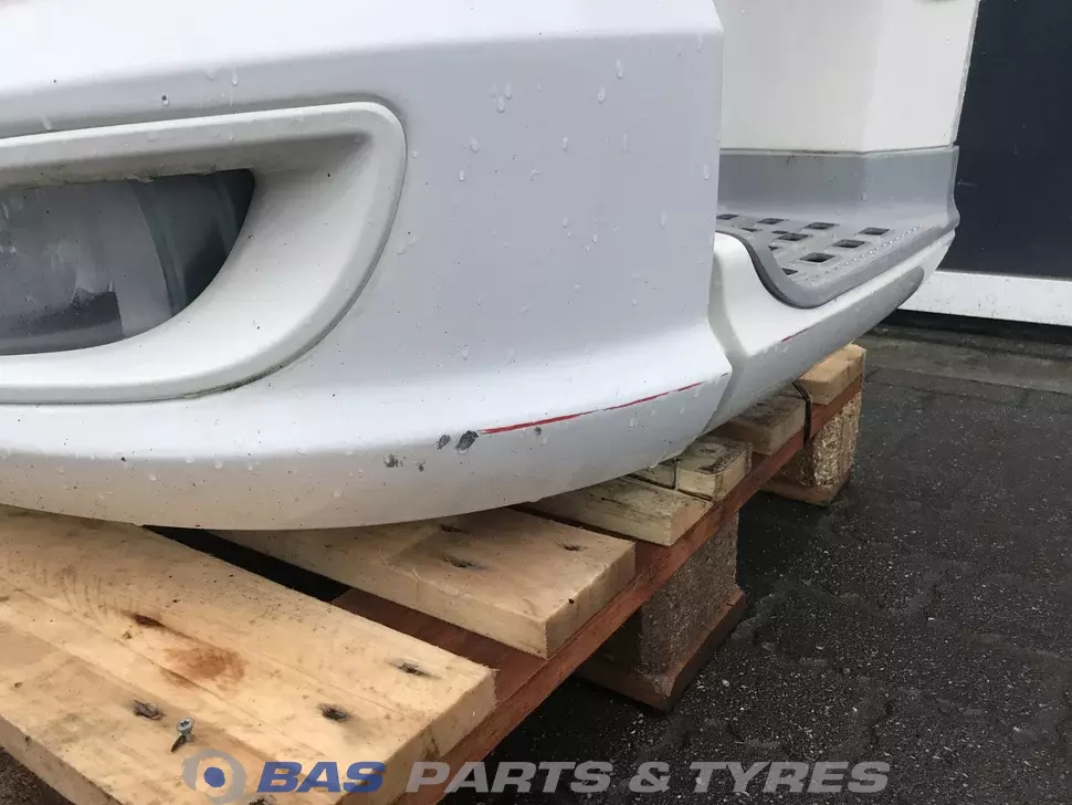 Parachoques DAF XF106 2048272 Parachoques DAF XF106 2048272