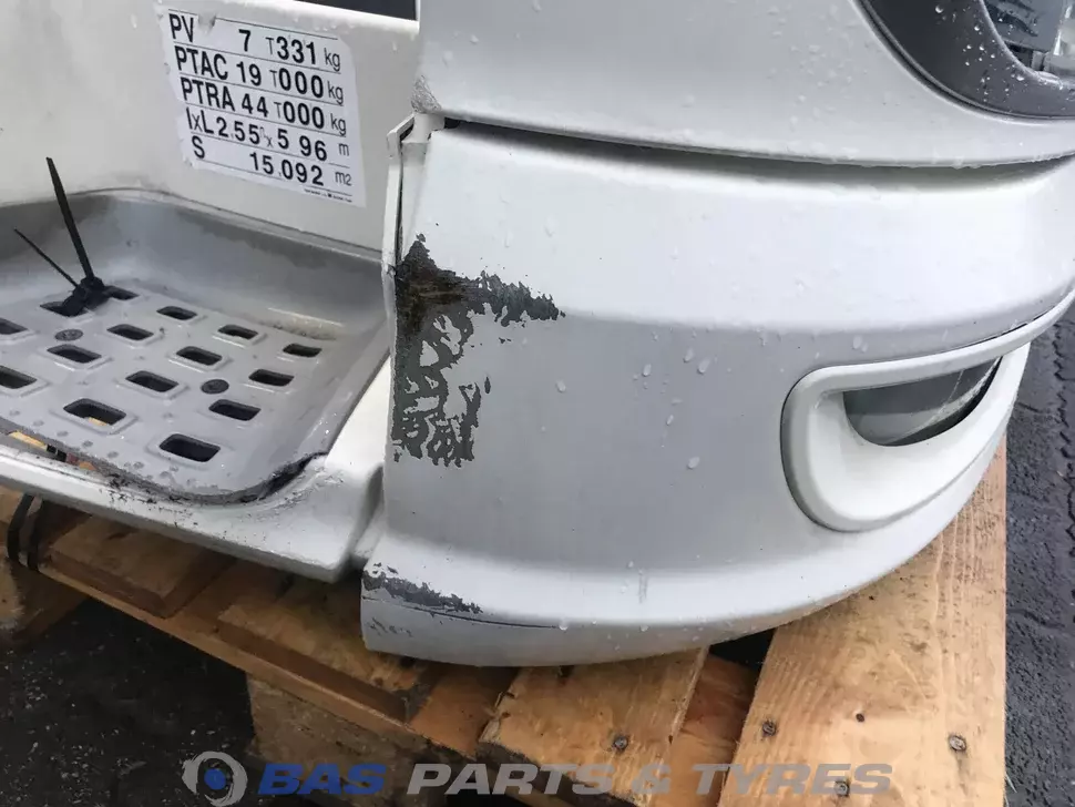 Parachoques DAF XF106 2048272 Parachoques DAF XF106 2048272