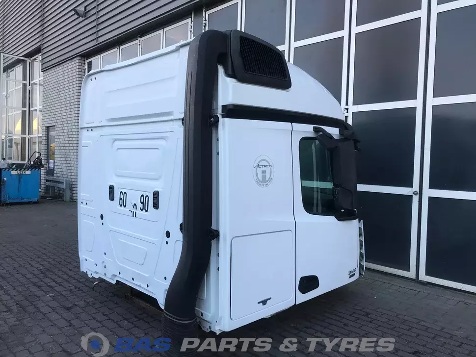 Mercedes Actros MP4 StreamSpace L-cab L2H2 A 000 600 01 01 Mercedes Actros MP4 StreamSpace L-cab L2H2 A 000 600 01 01