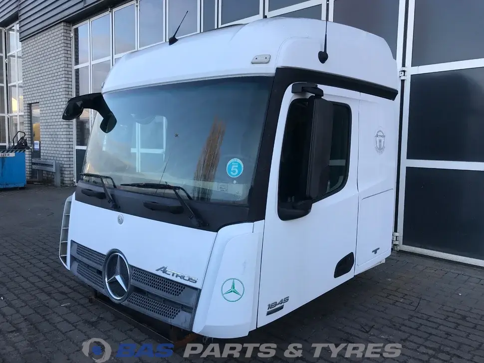 Mercedes Actros MP4 StreamSpace L-cab L2H2 A 000 600 01 01 Mercedes Actros MP4 StreamSpace L-cab L2H2 A 000 600 01 01
