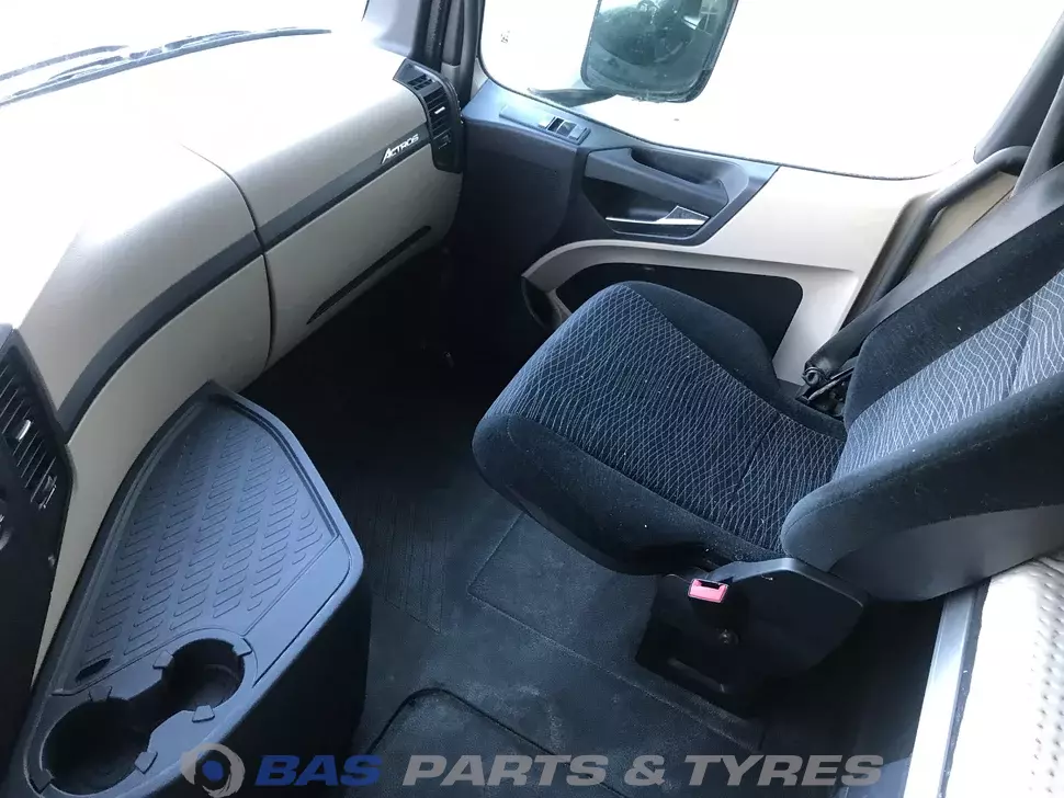 Mercedes Actros MP4 StreamSpace L-cab L2H2 A 000 600 01 01 Mercedes Actros MP4 StreamSpace L-cab L2H2 A 000 600 01 01