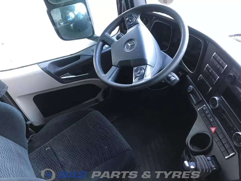 Mercedes Actros MP4 StreamSpace L-cab L2H2 A 000 600 01 01 Mercedes Actros MP4 StreamSpace L-cab L2H2 A 000 600 01 01