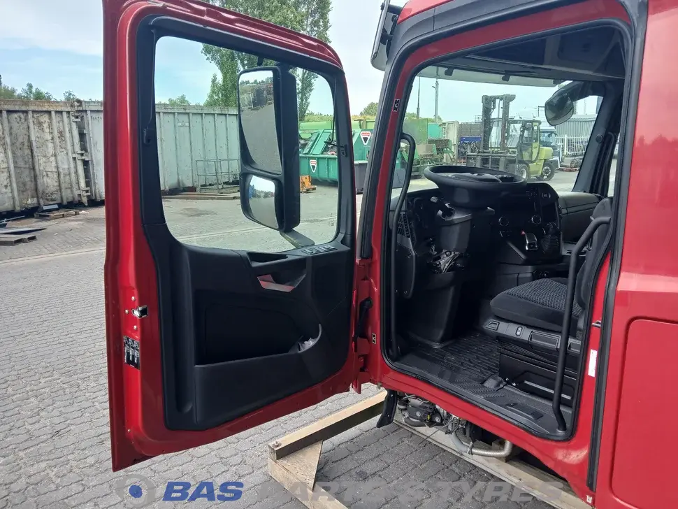 Mercedes Actros MP4 ClassicSpace L-cab L2H1 Mercedes Actros MP4 ClassicSpace L-cab L2H1
