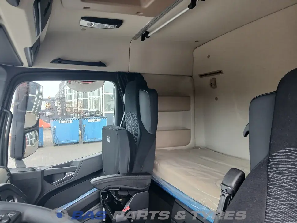 Mercedes Actros MP4 ClassicSpace L-cab L2H1 Mercedes Actros MP4 ClassicSpace L-cab L2H1