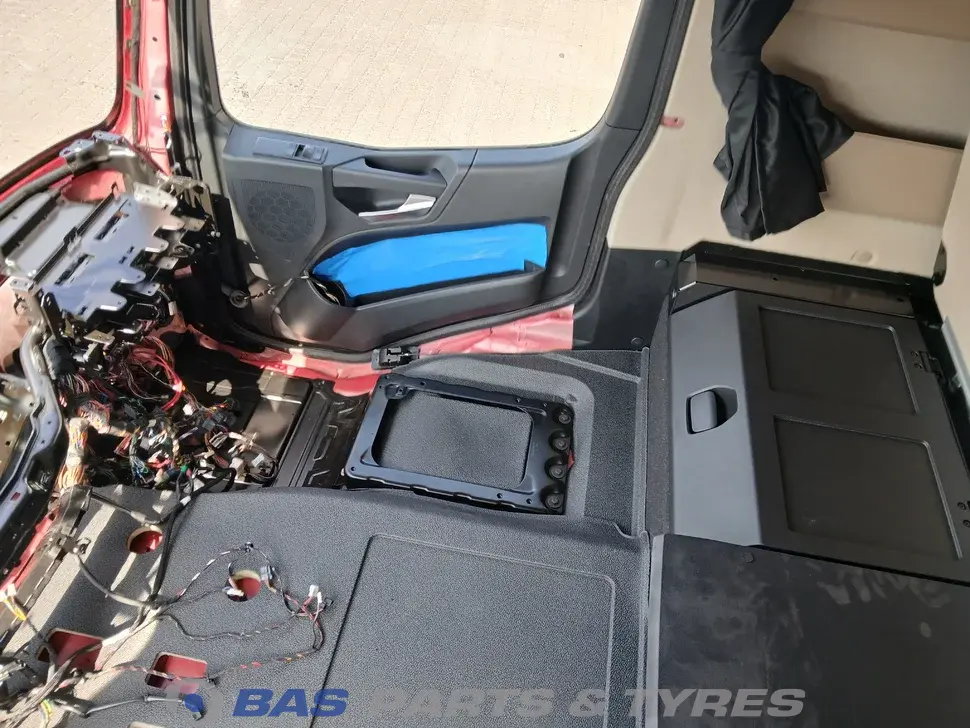 Mercedes Actros MP4 ClassicSpace L-cab L2H1 A 000 600 10 05 Mercedes Actros MP4 ClassicSpace L-cab L2H1 A 000 600 10 05